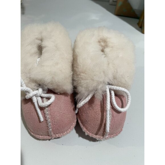 Minnetonka Baby Moccasin Booties Size 1 Pink & White Leather & Wool - Picture 3 of 9